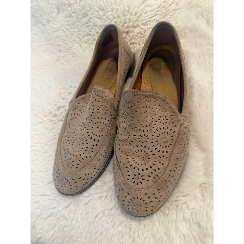 Clarks Pure Tone Tan Suede Perforated Loafers Womens 8 Wide 261603025055